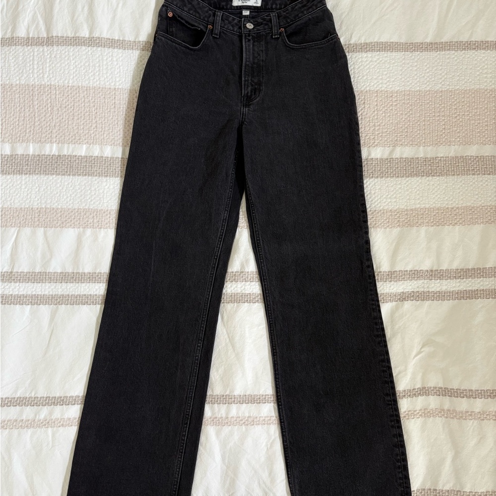 Abercrombie The 90’s Relaxed Jean High Rise